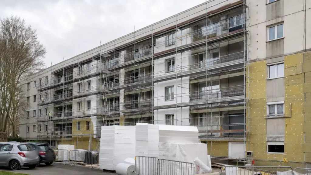 Le logement social pris entre rénovation thermique et production neuve