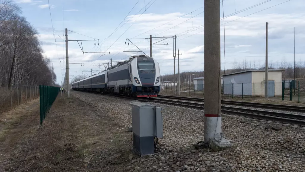 Sécurité ferroviaire ukrainienne — près de la Pologne, un train Kyiv-Varsovie frappé par un drone russe