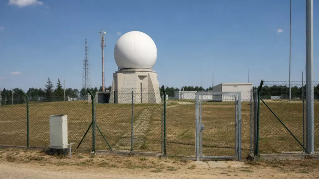 Intrusion aérienne russe en Pologne — une intrusion aérienne russe met à l’épreuve la défense polonaise