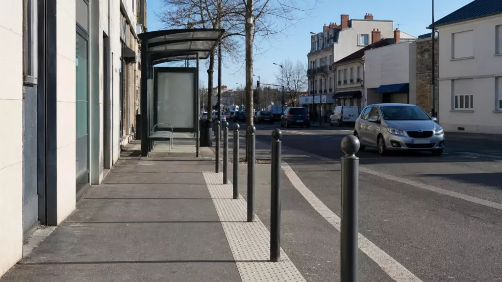 L’interdiction du voile, un projet RN à l’épreuve du droit