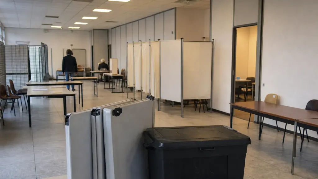 La primaire de la gauche fragilise la stratégie de Glucksmann